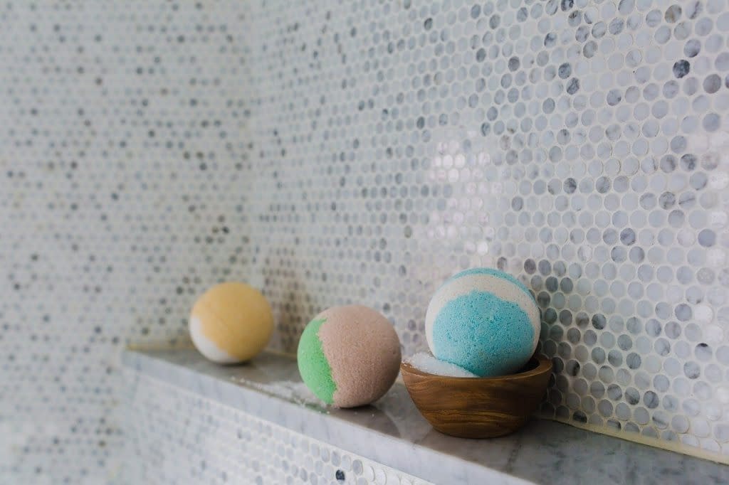 bathroom bath bombs 2562370 1024x682 1
